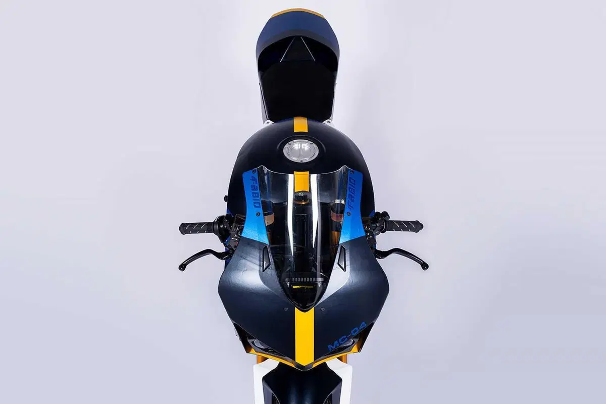 Se non puoi restaurarla, puoi comprimerla! La trasformazione racing di una CB750 F2 di Carriero Corse (5)