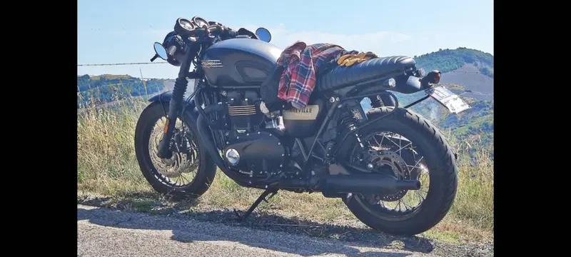 Triumph Bonneville T120 Gold Line Edition (2022 - 23)