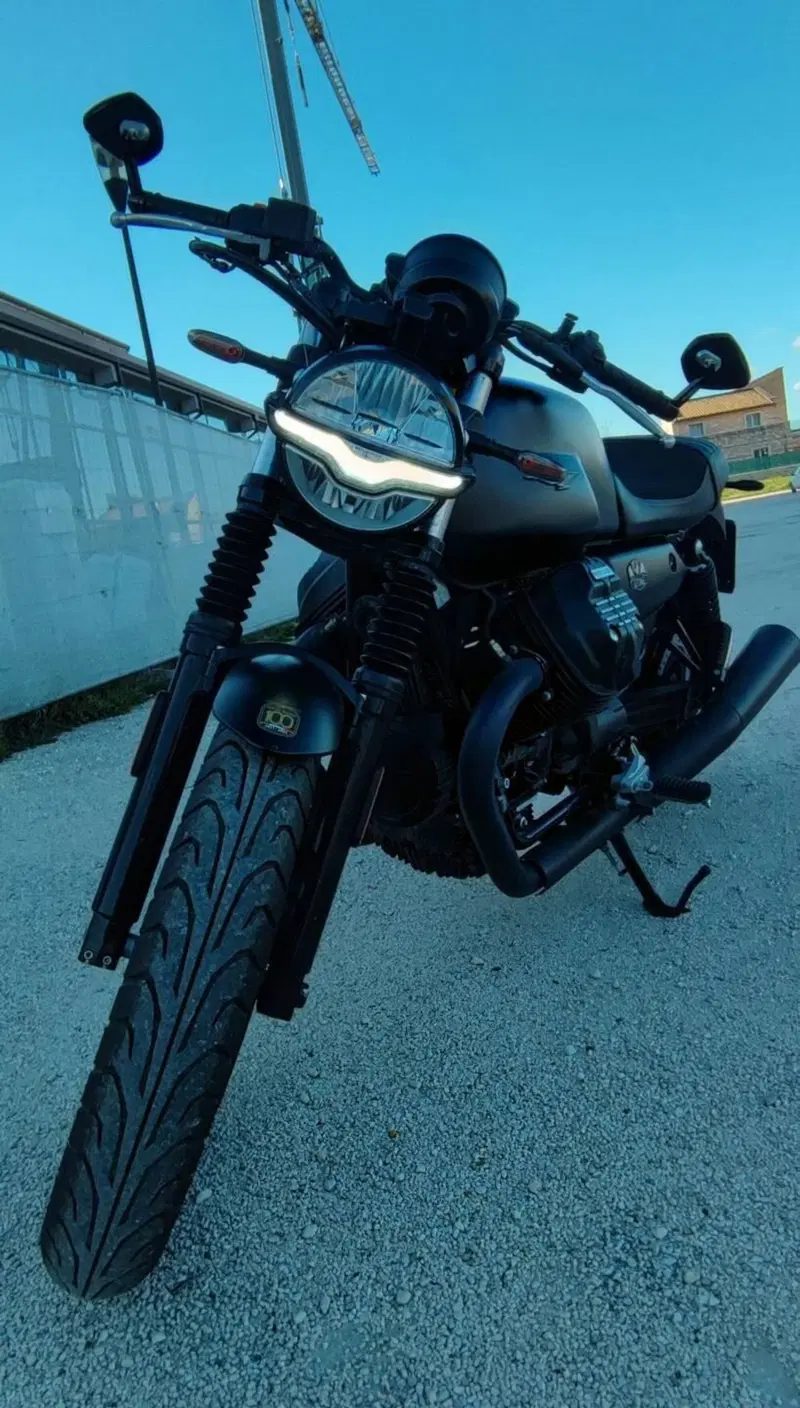 Moto Guzzi V7 850 Stone Special Abs (2021) (2)