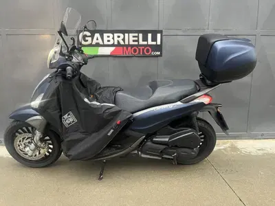 Piaggio Beverly 300 Hpe (2021) usata