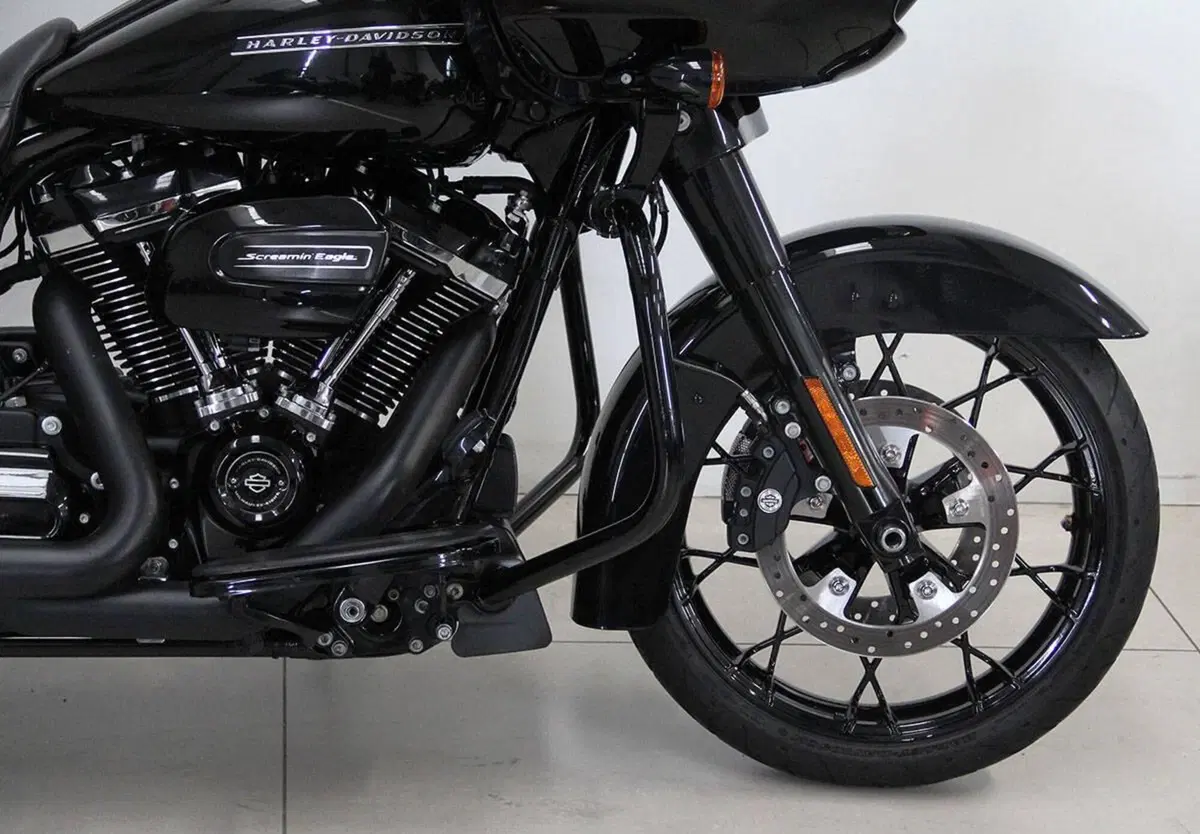 Harley-Davidson 114 Road Glide Special (2019 - 20) - FLTRXS (2)