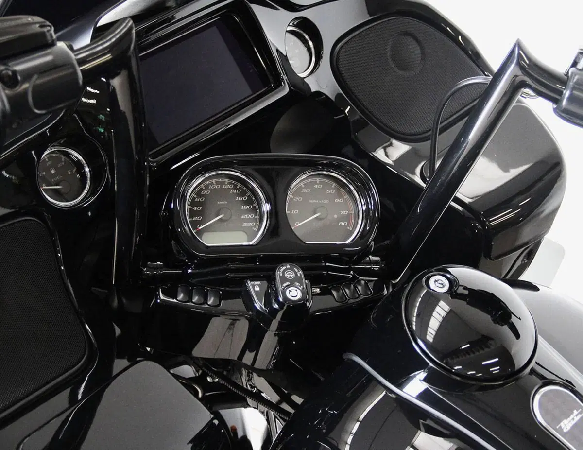 Harley-Davidson 114 Road Glide Special (2019 - 20) - FLTRXS (12)