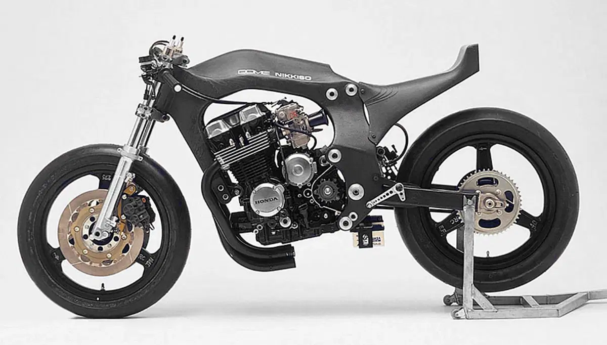 La Honda CB750 di Carriero Corse. Più Racer che Café, più che altro… più. Vi racconto la MC04, “very (6)