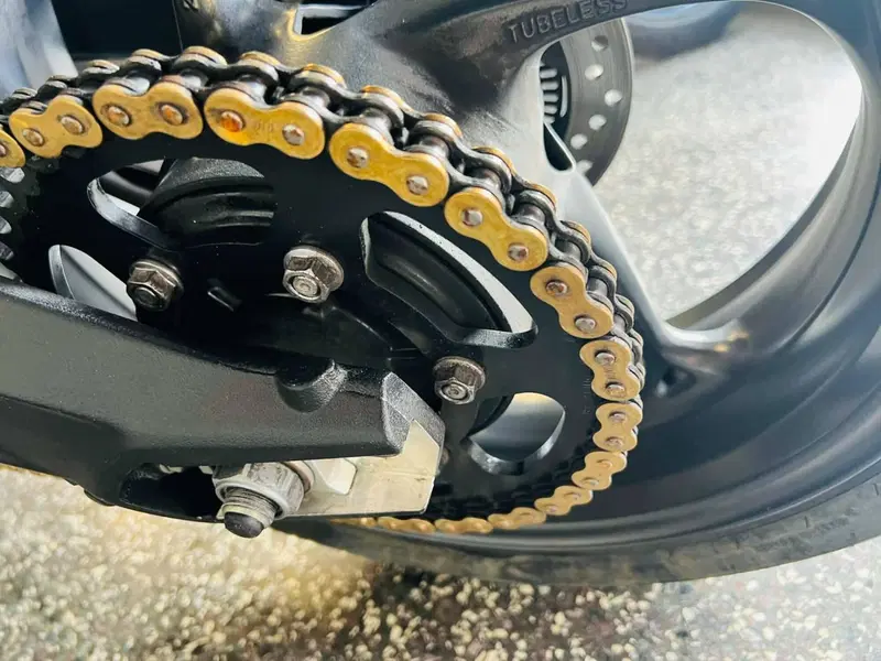 Triumph Street Triple 765 R (2023 - 26) (9)