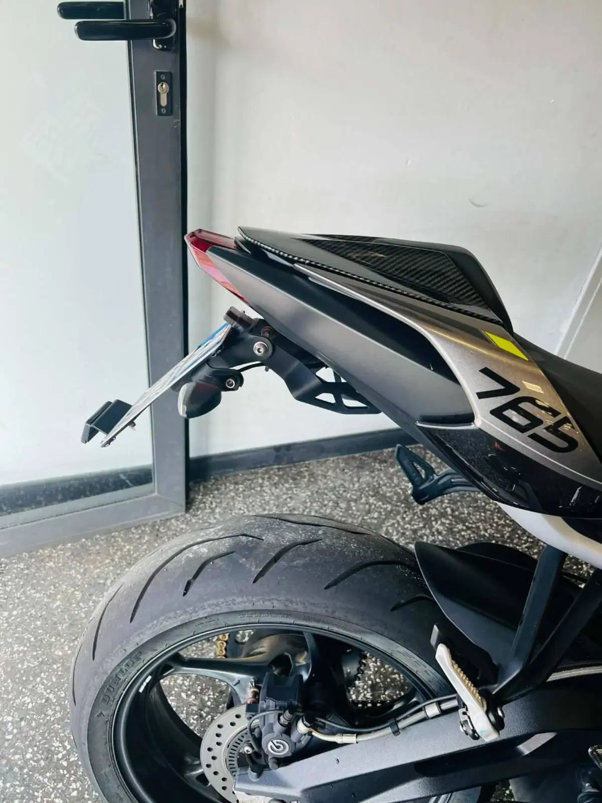 Triumph Street Triple 765 R (2023 - 26) (2)