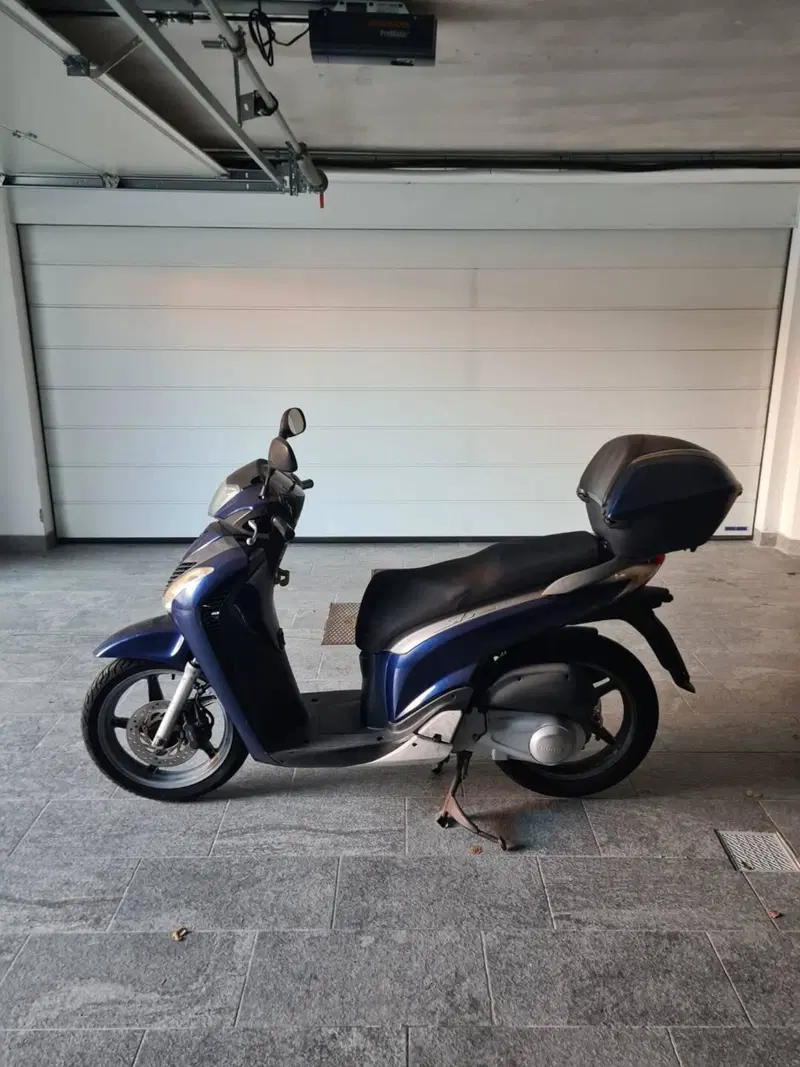 Honda SH 125 i (2009 - 12) (4)