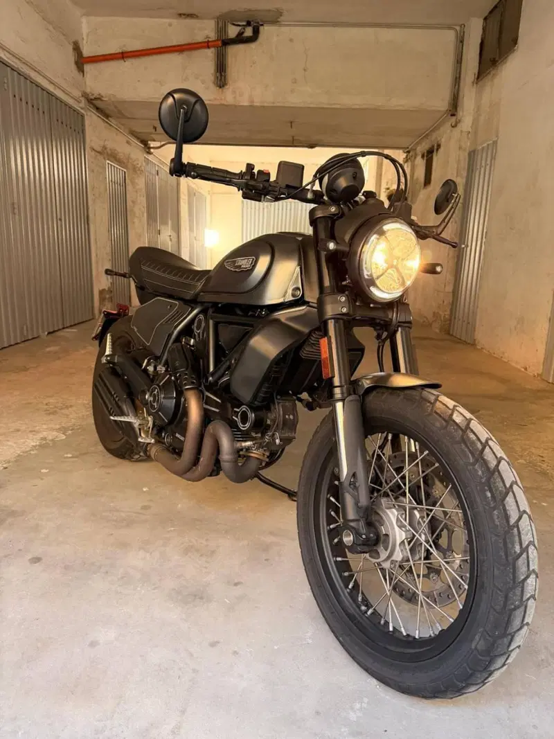 Ducati Scrambler 800 Night Shift (2021 - 22)