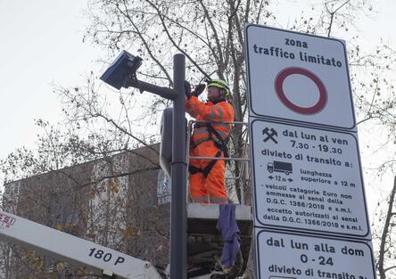 Tutta la verità sul blocco moto Euro 0, 1, 2 a Milano e la proroga al 2027 in Area B [VIDEO]