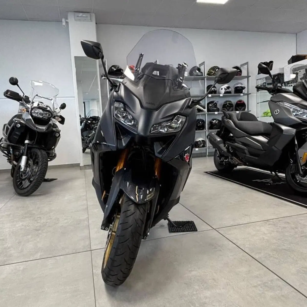 Yamaha T-Max 560 (2022 - 24) (3)