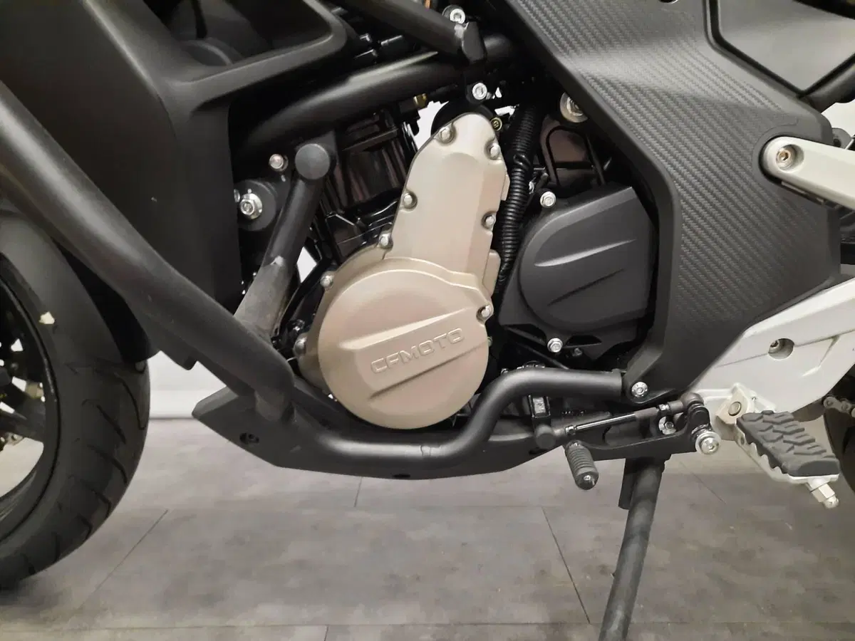 CFMOTO 650MT (2021 - 24) (3)