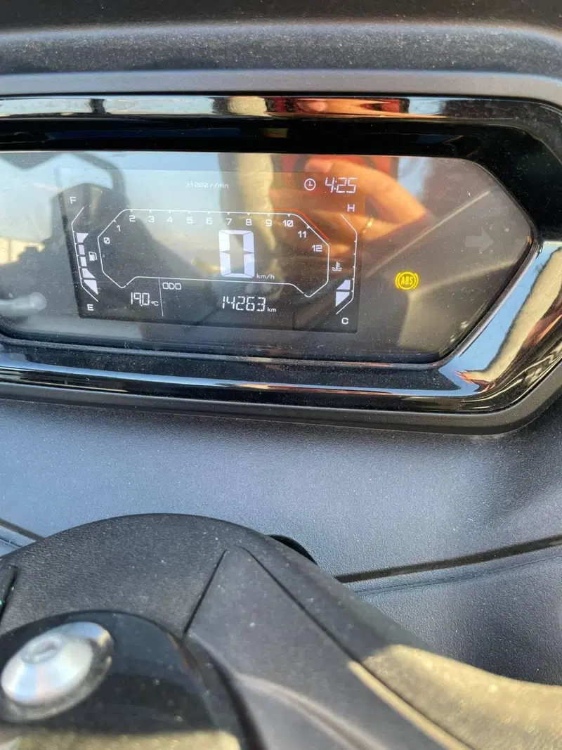 Yamaha X-Max 300 (2021 - 24) (4)