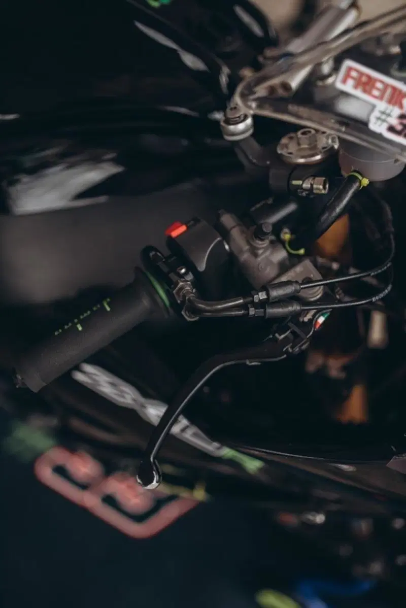 Kawasaki Ninja 1000 ZX-10R (2011 - 15) (2)