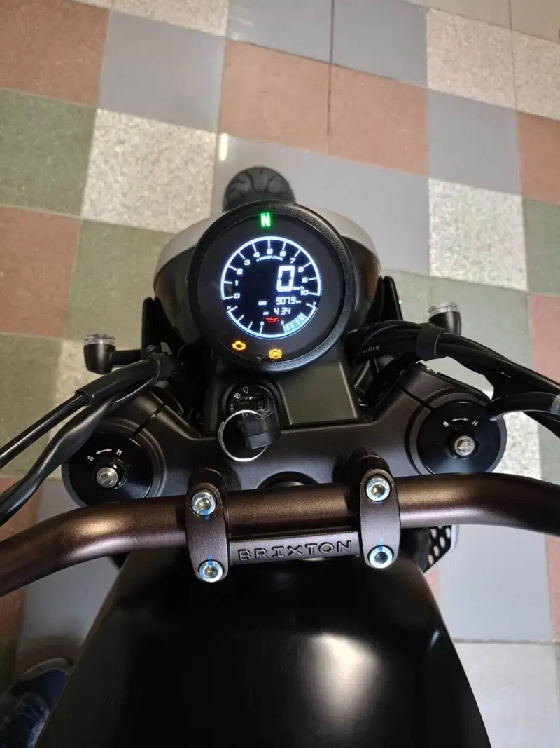 Brixton Motorcycles Crossfire 500 X (2021 - 26) (4)