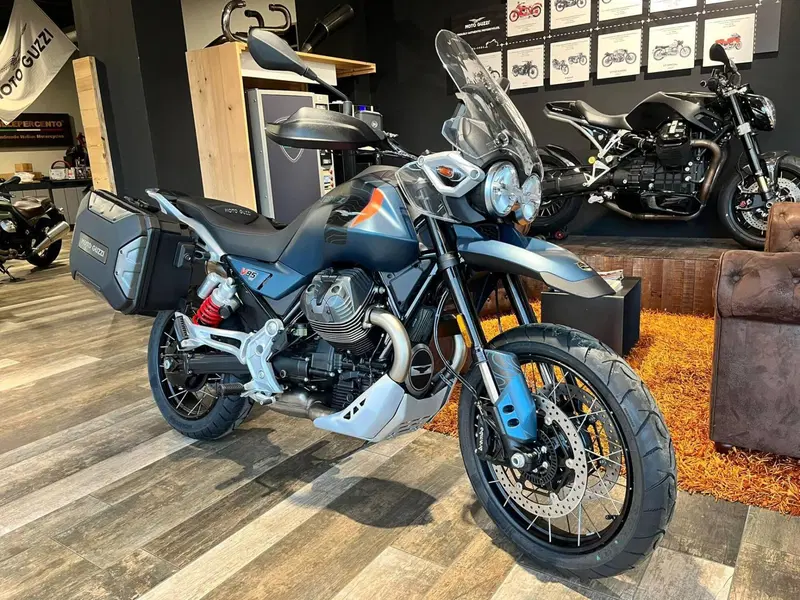 Moto Guzzi V85 TT Travel (2024 - 26)