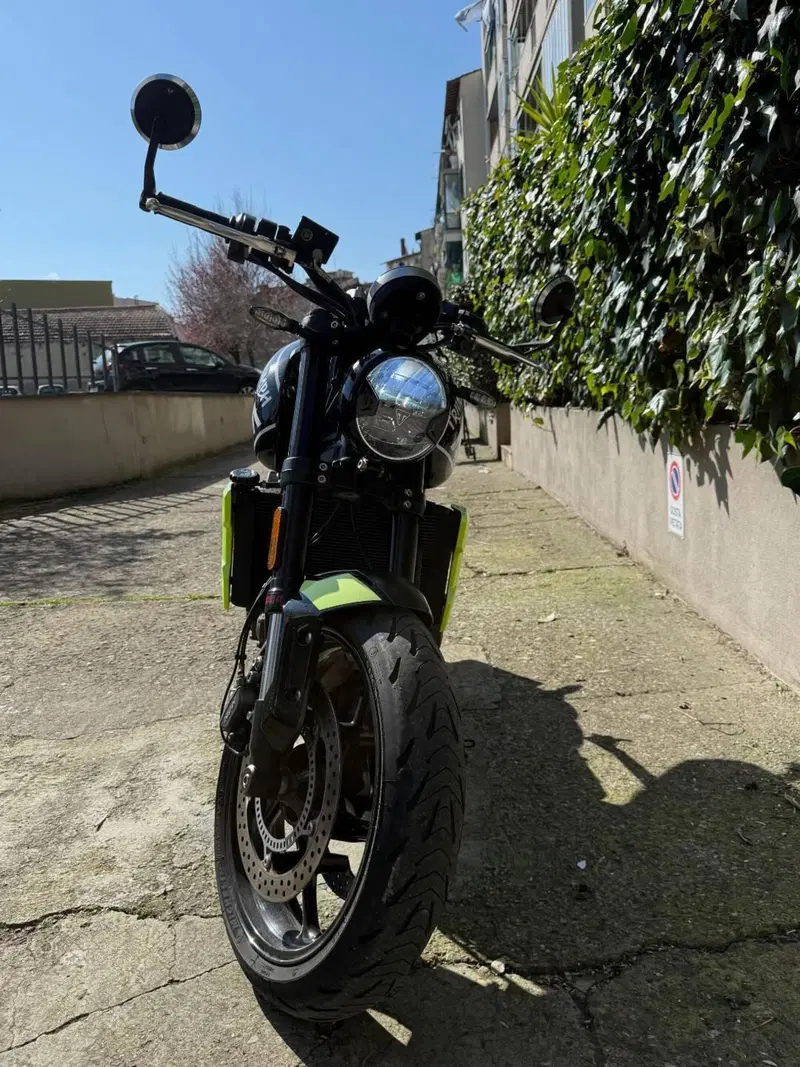 Triumph Trident 660 Triple Tribute Edition (2024)
