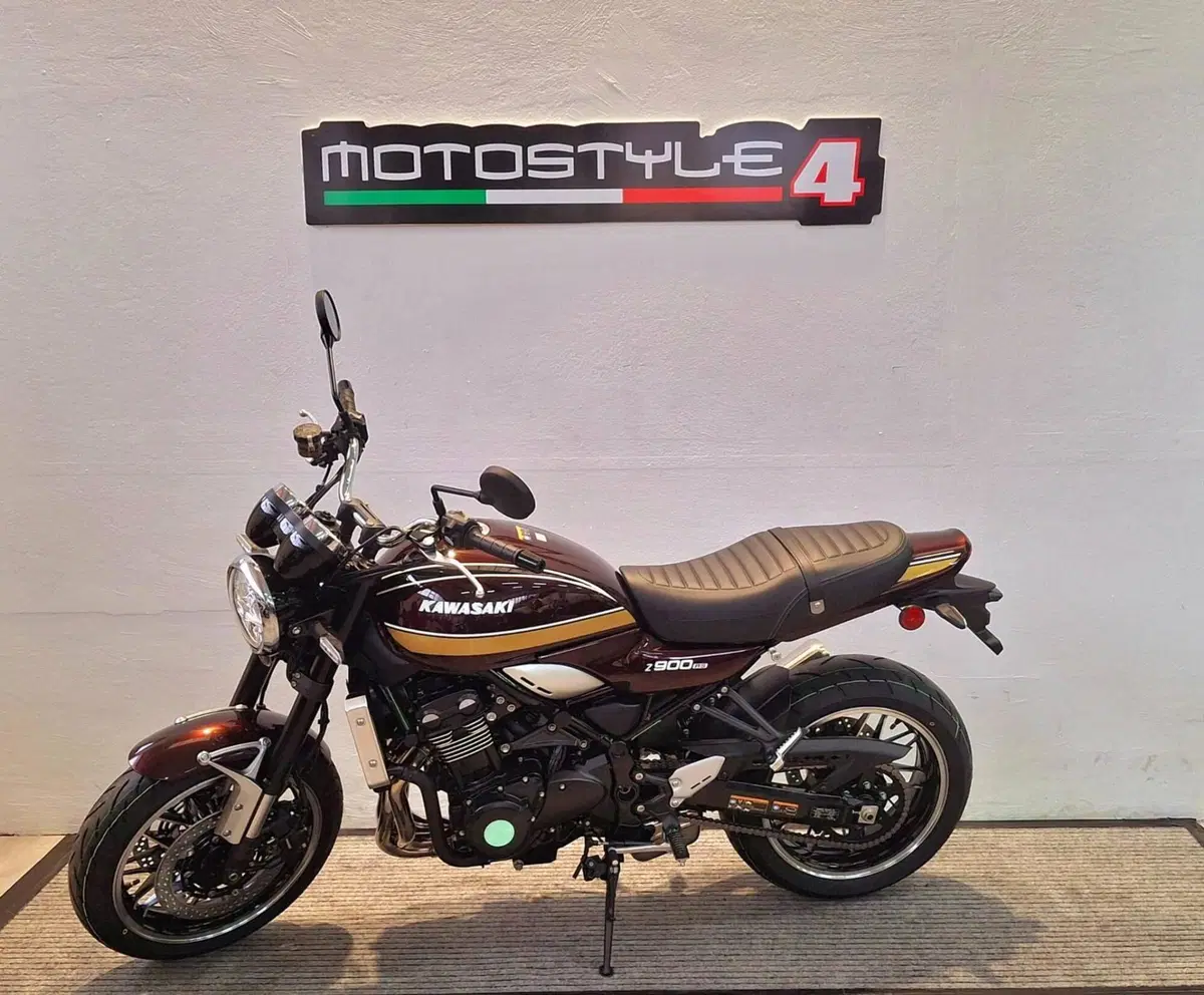 Kawasaki Z 900 RS (2026) (2)