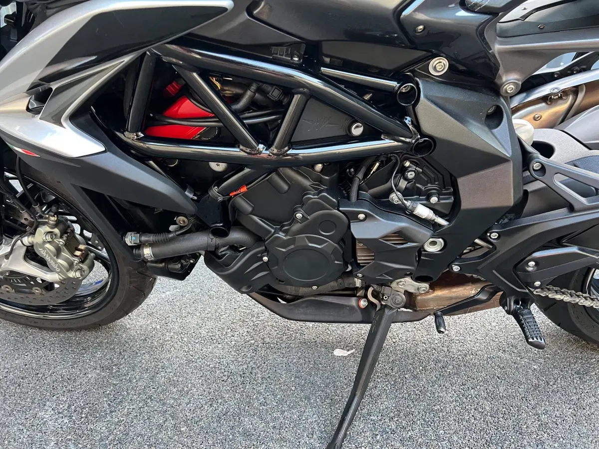 MV Agusta Brutale 800 (2020) (16)