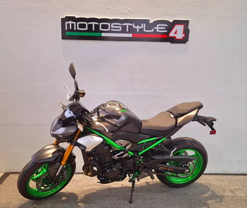 Kawasaki Z 900 SE (2025 - 26) (2)