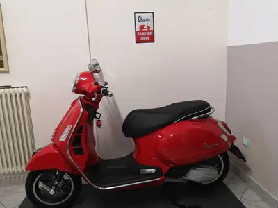 Vespa GTS 300 Super (2023 - 24) usata