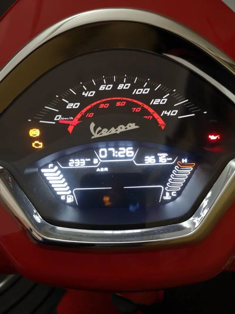 Vespa GTS 300 Super (2023 - 24) (3)