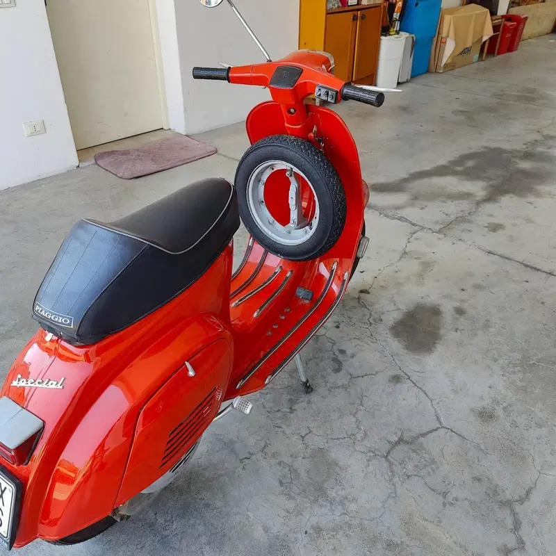 Piaggio Vespa 50 special  (2)