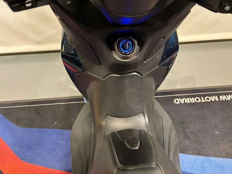 Kymco Agility 300i (2021 - 25) (8)