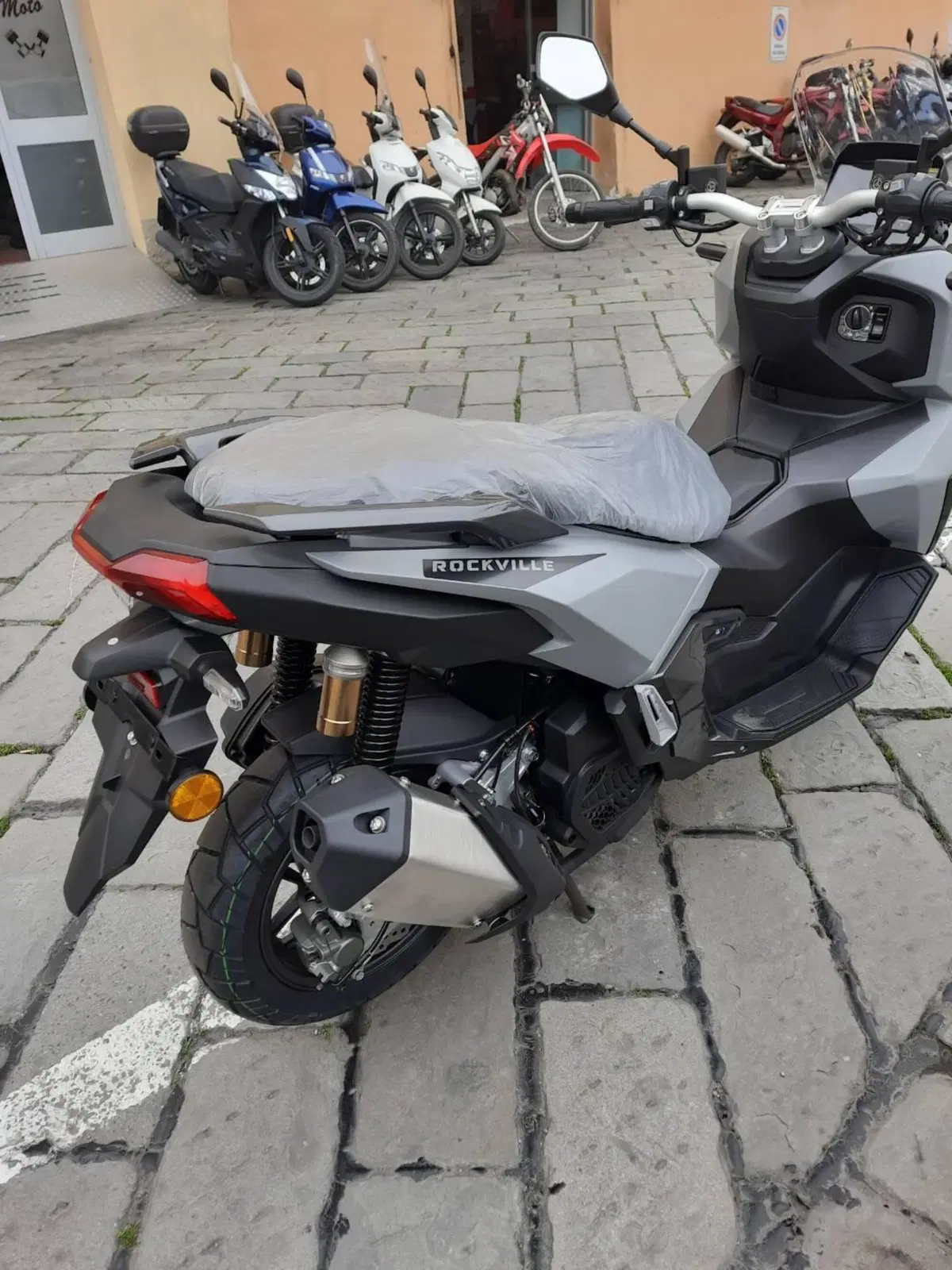 Um Italia Rockville 125 (2025 - 26) (4)