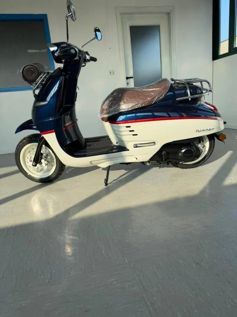 Peugeot Django 125 Classic TT (2025 - 26) (3)