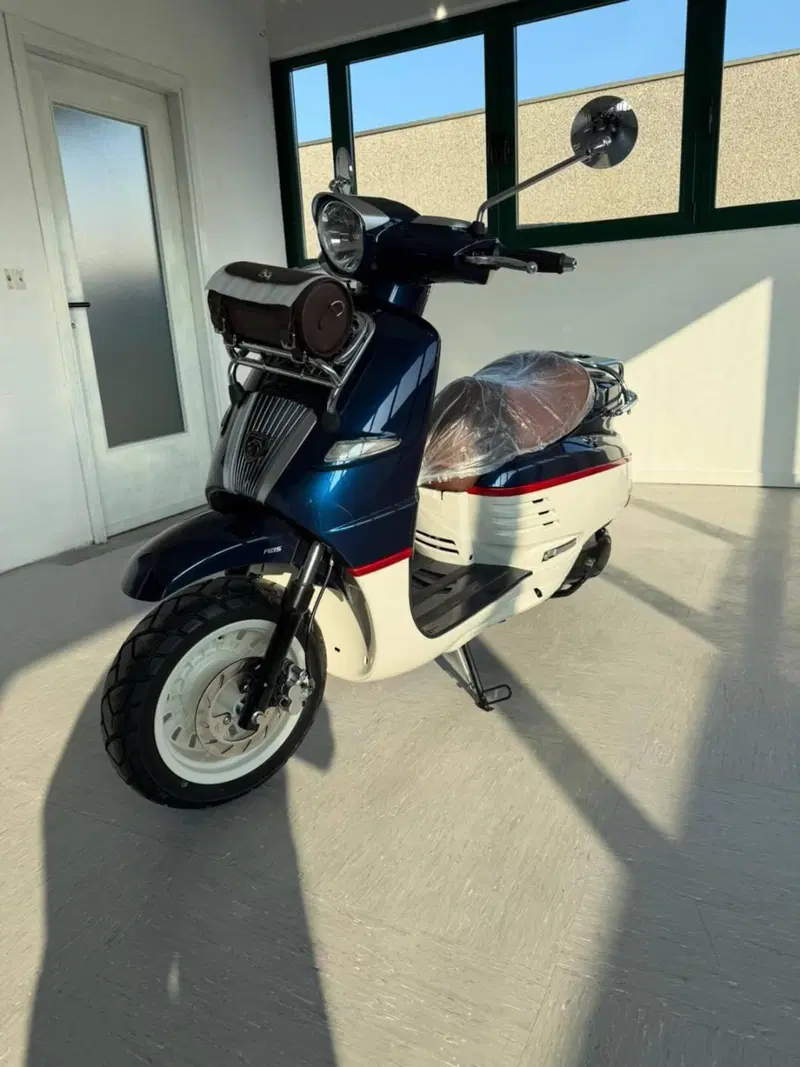 Peugeot Django 125 Classic TT (2025 - 26) (4)