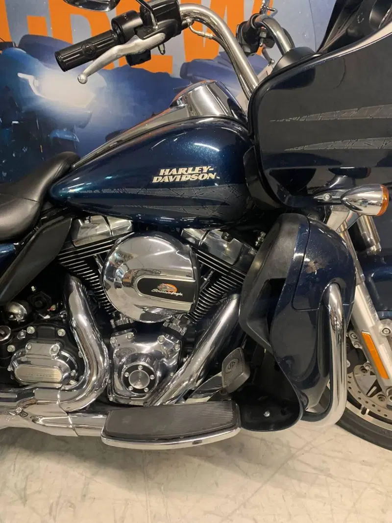 Harley-Davidson 1690 Road Glide Ultra (2015 - 16) - FLRTU (4)