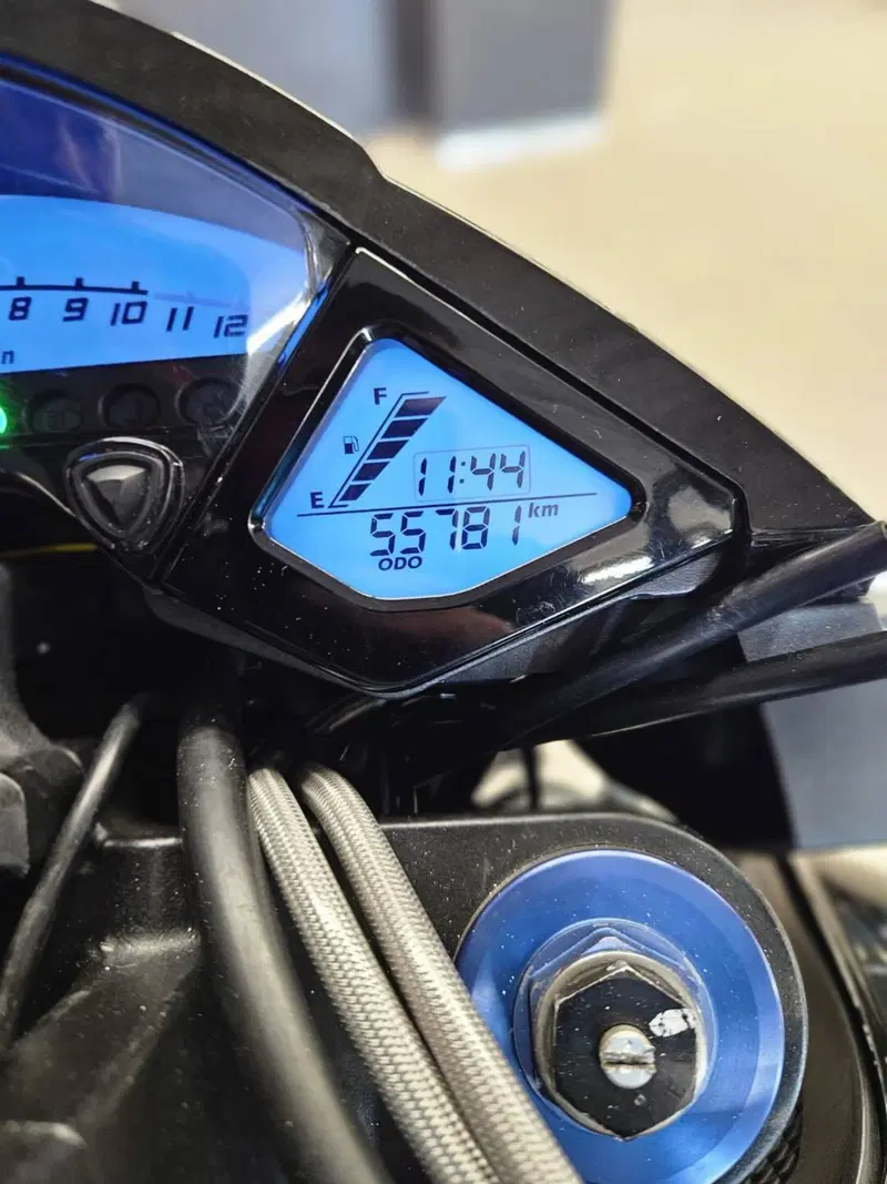 Honda CB 1000 R (2008 - 10) (4)