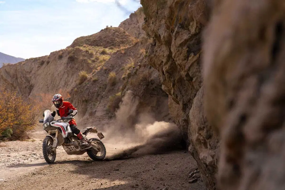 Ducati DesertX 2026: è tutta nuova! Com'è fatta e come cambia la adventure bolognese (2)
