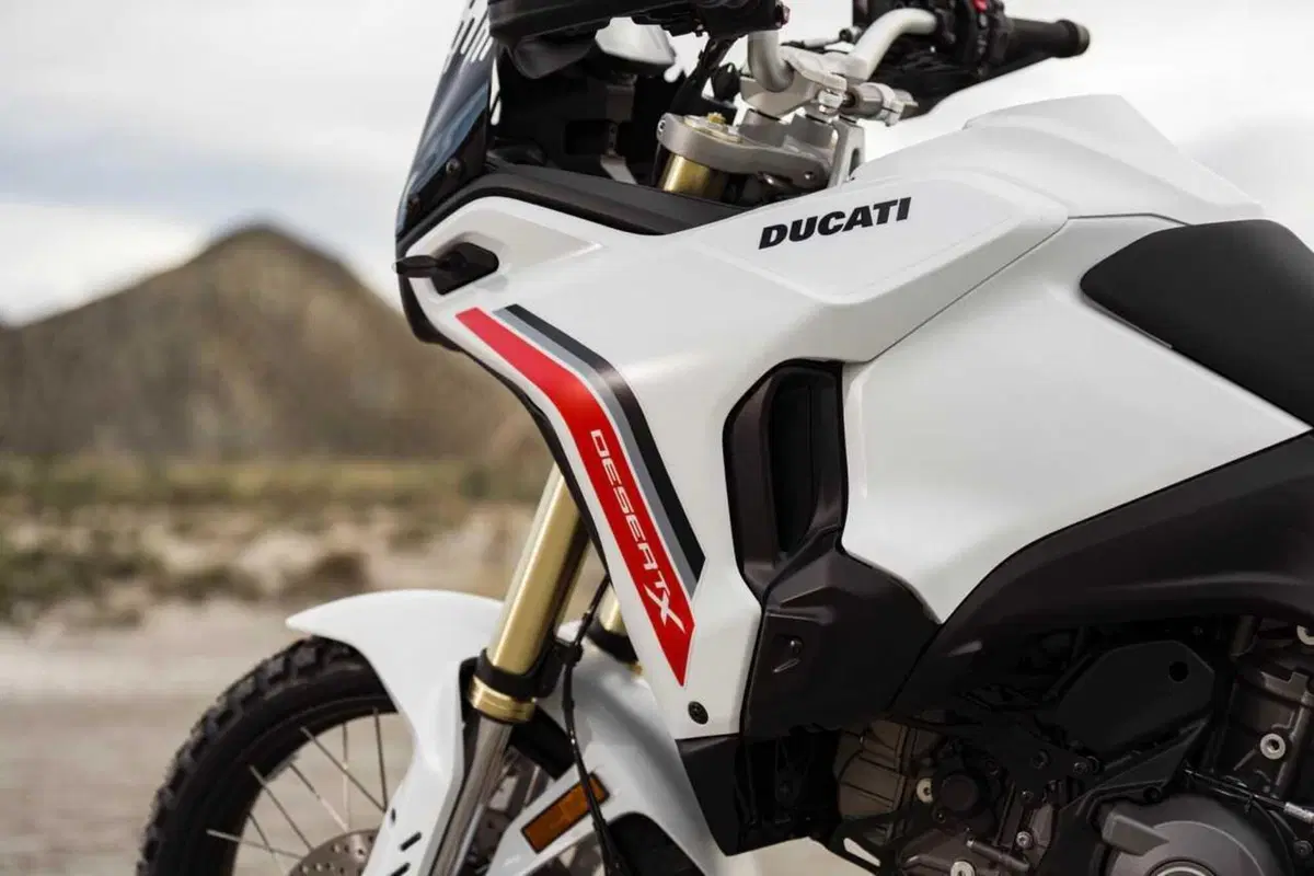 Ducati DesertX 2026: è tutta nuova! Com'è fatta e come cambia la adventure bolognese (17)
