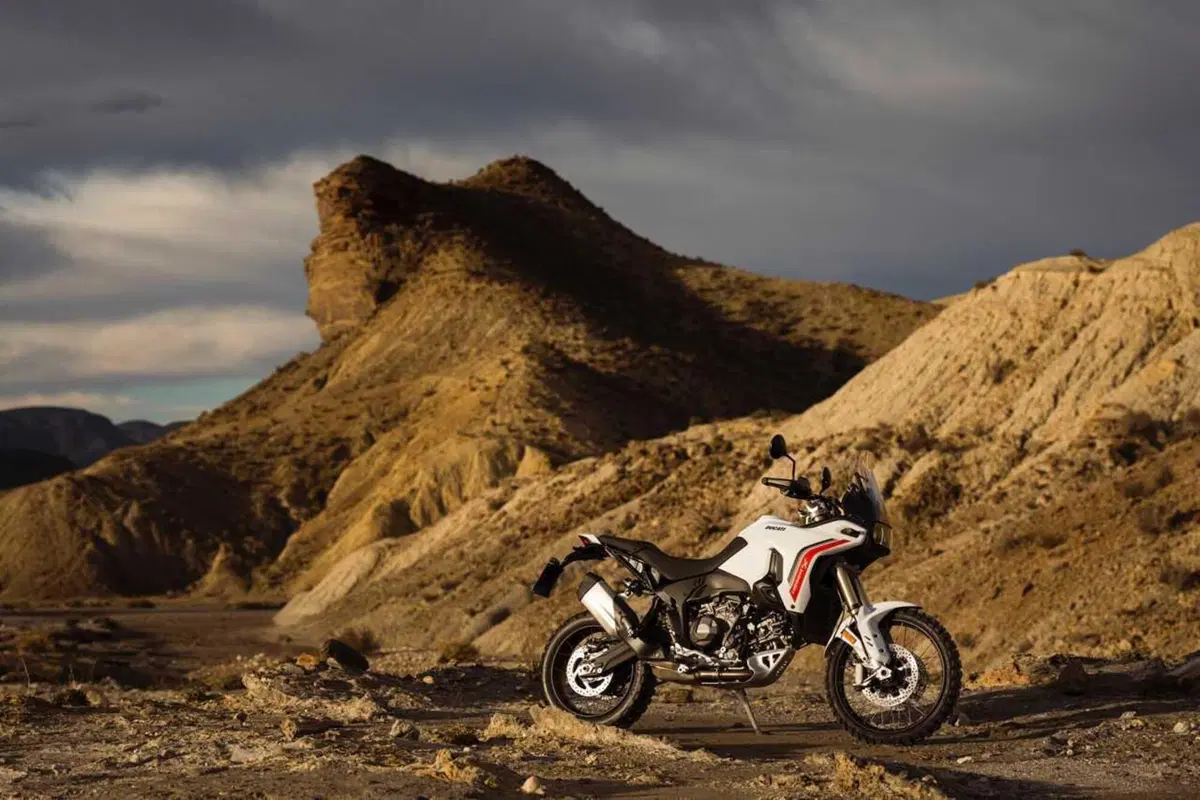 Ducati DesertX 2026: è tutta nuova! Com'è fatta e come cambia la adventure bolognese (20)