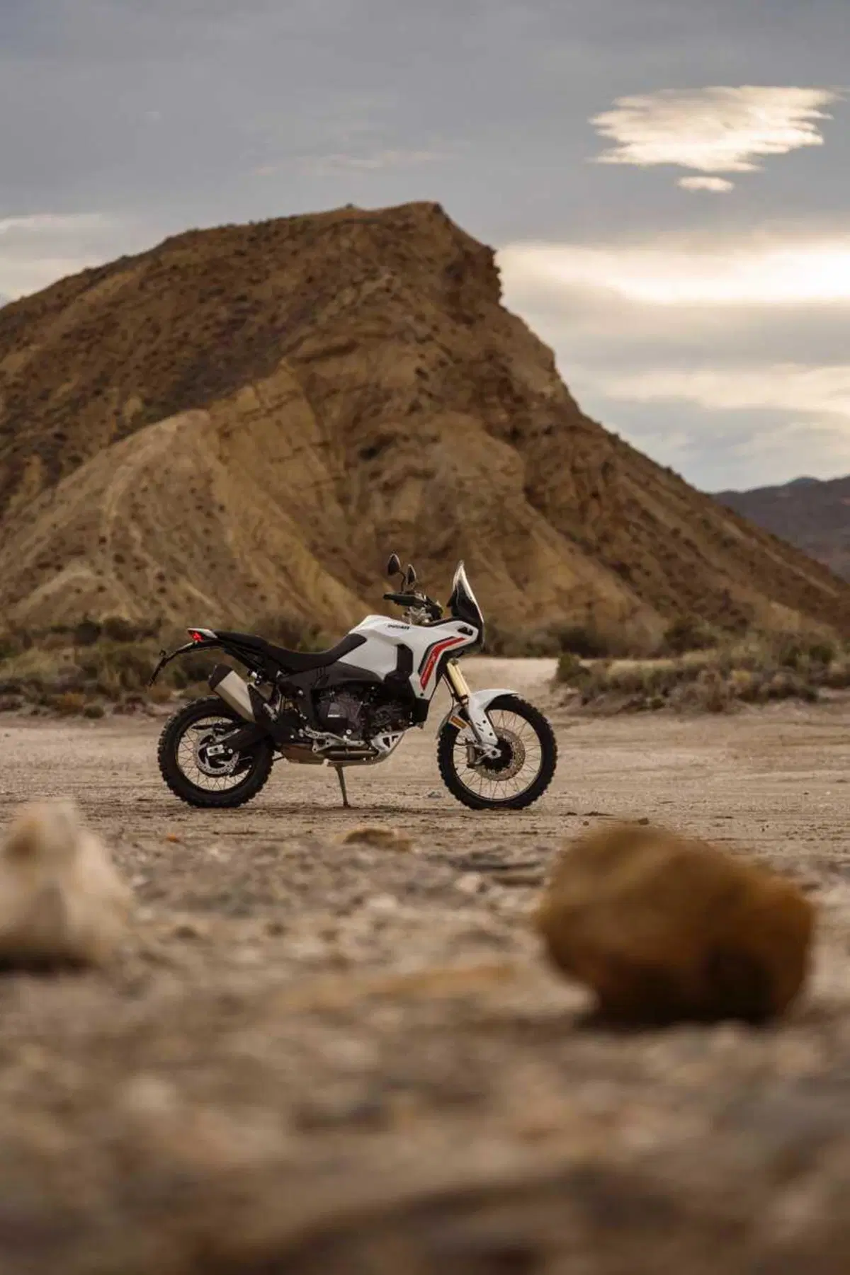 Ducati DesertX 2026: è tutta nuova! Com'è fatta e come cambia la adventure bolognese (23)