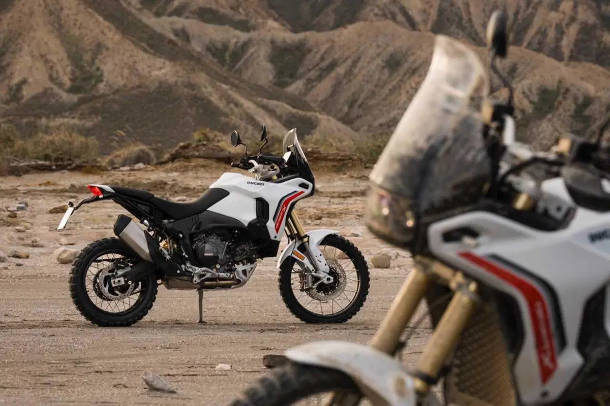 Ducati DesertX 2026: è tutta nuova! Com'è fatta e come cambia la adventure bolognese (24)
