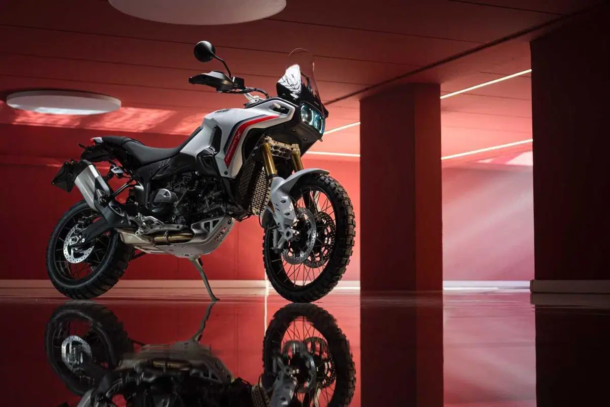 Ducati DesertX 2026: è tutta nuova! Com'è fatta e come cambia la adventure bolognese (25)