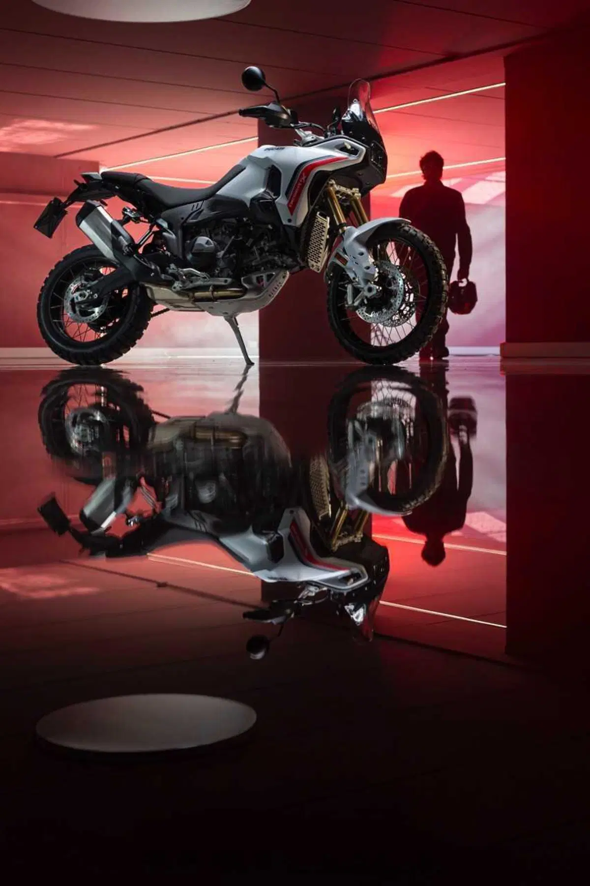 Ducati DesertX 2026: è tutta nuova! Com'è fatta e come cambia la adventure bolognese (27)