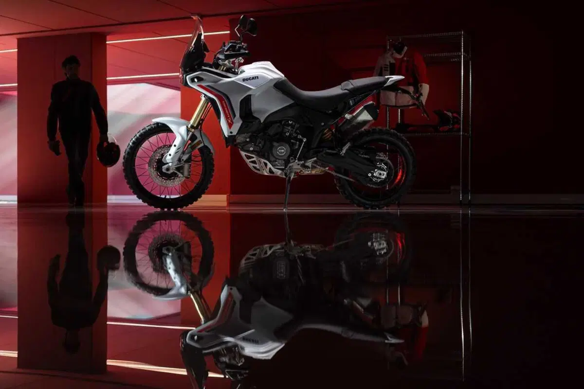Ducati DesertX 2026: è tutta nuova! Com'è fatta e come cambia la adventure bolognese (30)