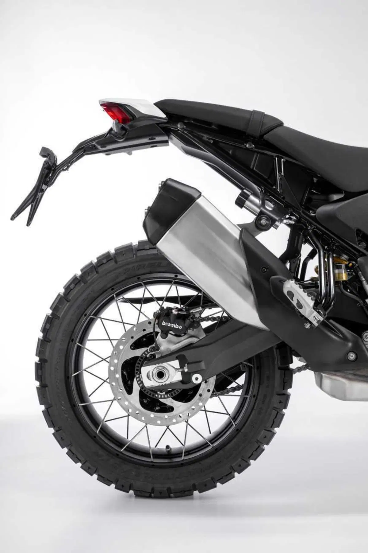 Ducati DesertX 2026: è tutta nuova! Com'è fatta e come cambia la adventure bolognese (38)