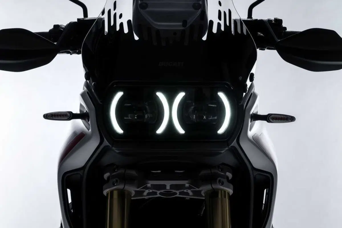 Ducati DesertX 2026: è tutta nuova! Com'è fatta e come cambia la adventure bolognese (44)