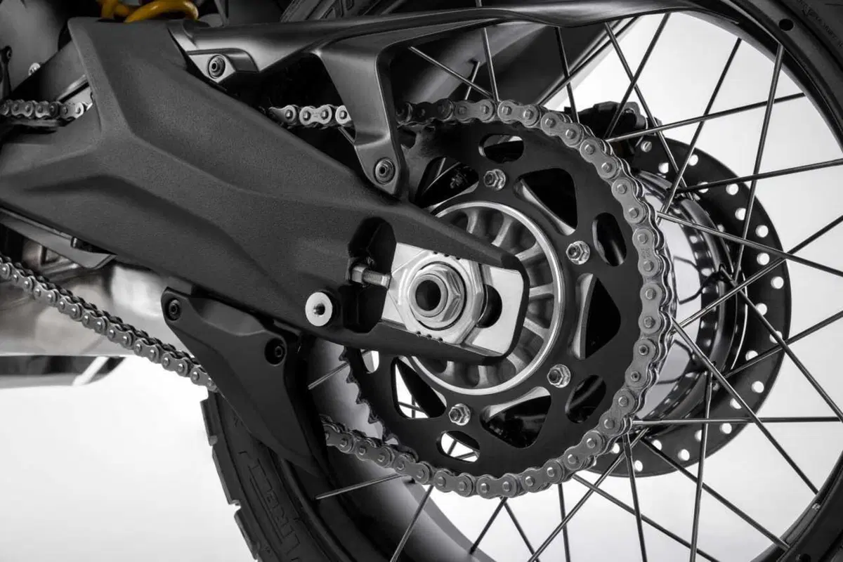 Ducati DesertX 2026: è tutta nuova! Com'è fatta e come cambia la adventure bolognese (68)