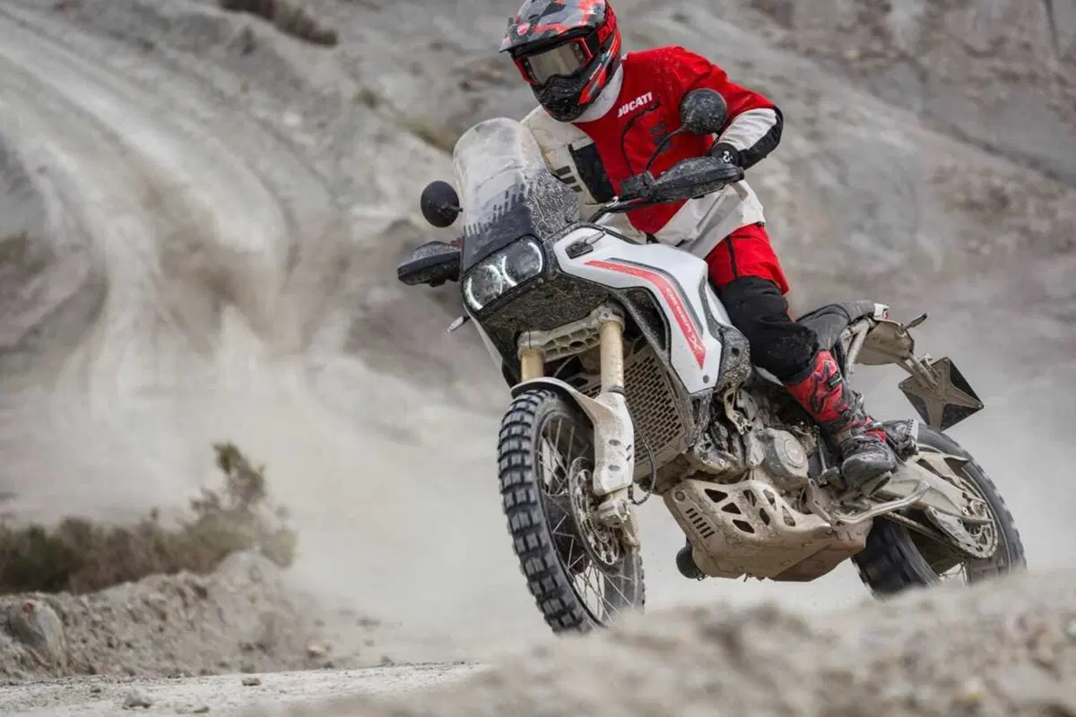 Ducati DesertX 2026: è tutta nuova! Com'è fatta e come cambia la adventure bolognese (86)