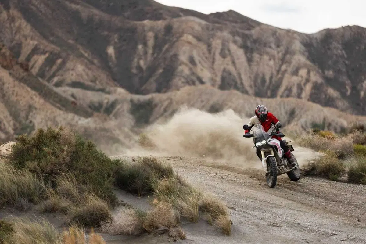 Ducati DesertX 2026: è tutta nuova! Com'è fatta e come cambia la adventure bolognese (89)