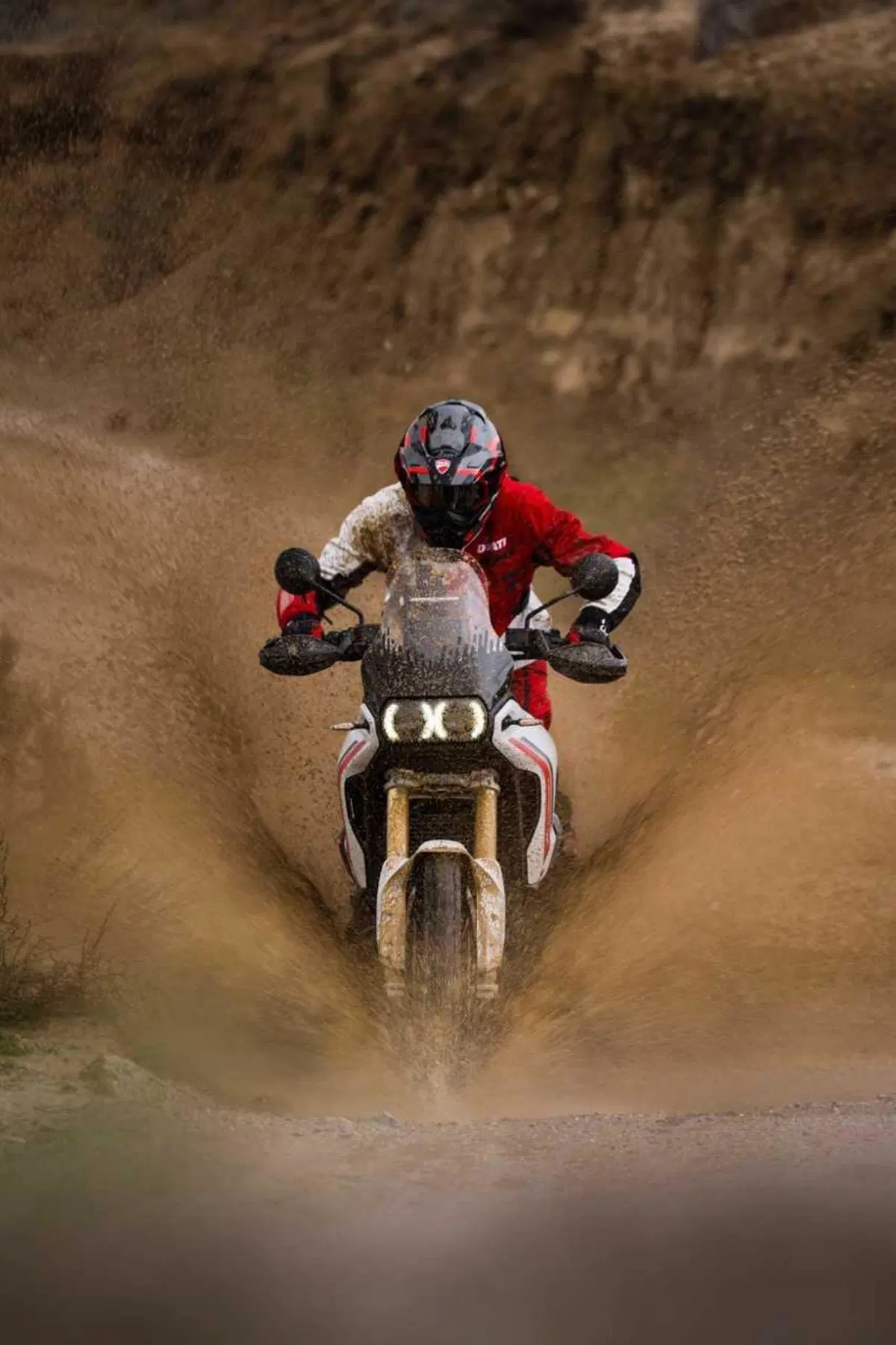 Ducati DesertX 2026: è tutta nuova! Com'è fatta e come cambia la adventure bolognese (94)