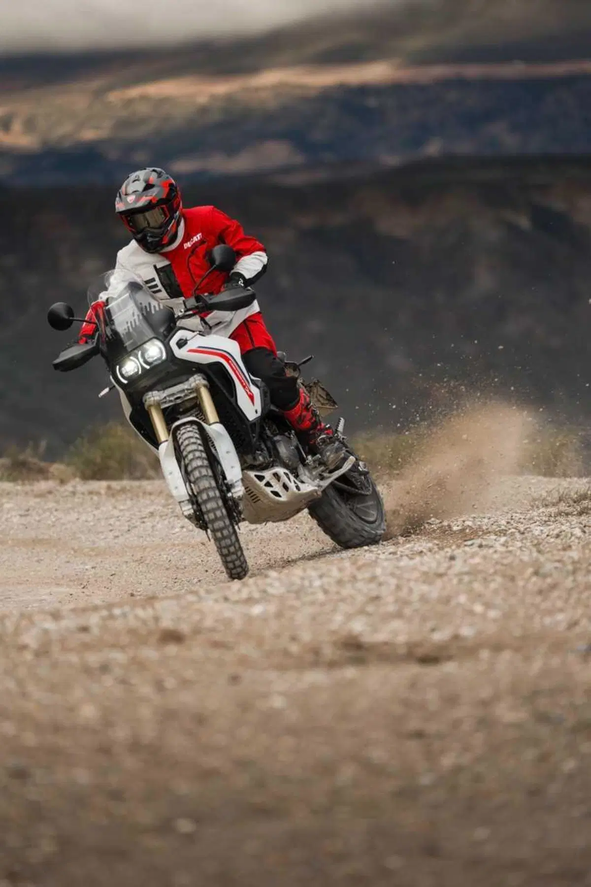 Ducati DesertX 2026: è tutta nuova! Com'è fatta e come cambia la adventure bolognese (97)