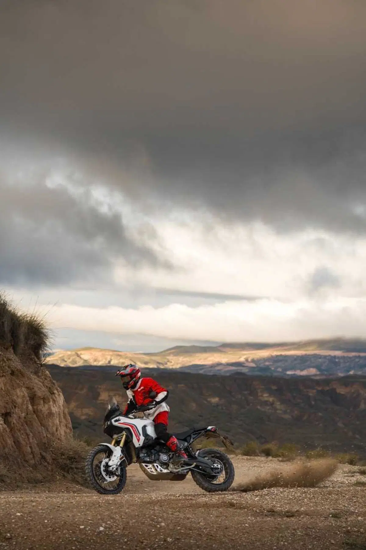 Ducati DesertX 2026: è tutta nuova! Com'è fatta e come cambia la adventure bolognese (99)