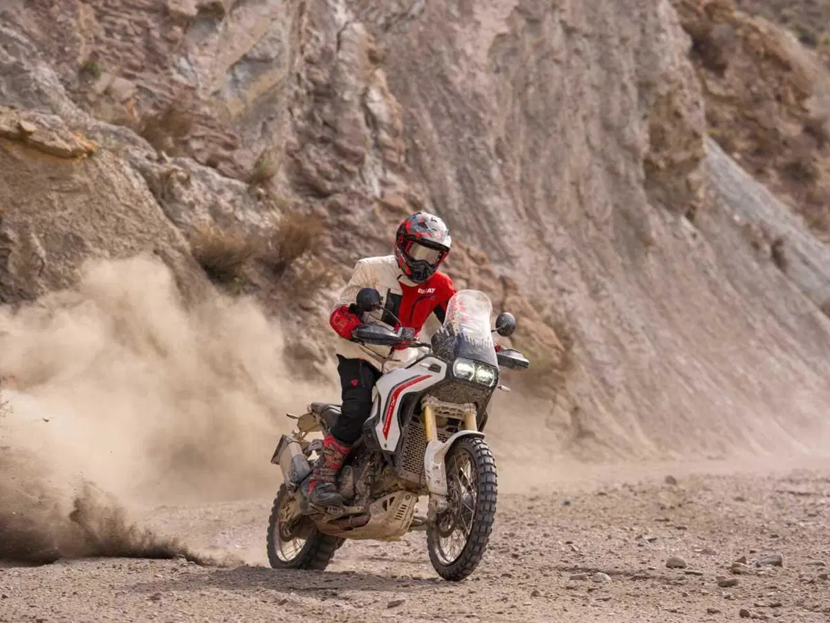 Ducati DesertX 2026: è tutta nuova! Com'è fatta e come cambia la adventure bolognese (106)