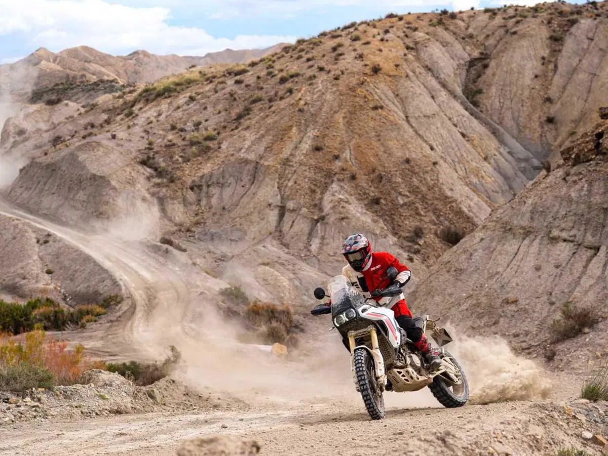 Ducati DesertX 2026: è tutta nuova! Com'è fatta e come cambia la adventure bolognese (107)