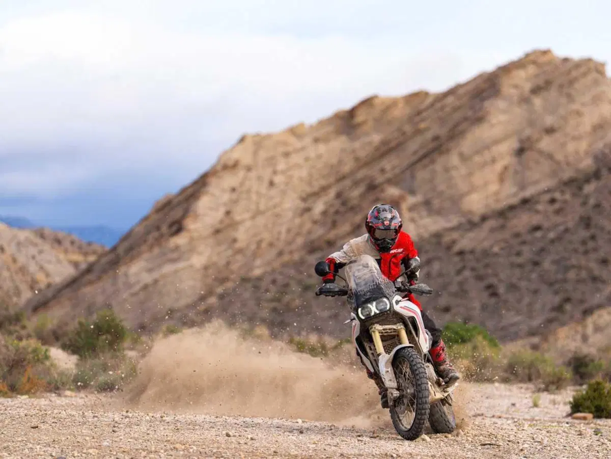 Ducati DesertX 2026: è tutta nuova! Com'è fatta e come cambia la adventure bolognese (114)